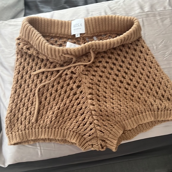 Miss Los Angeles shorts stunning caramel color - Picture 4 of 5